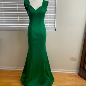 Beautiful bridesmaid dress. Only worn once.No alterations.